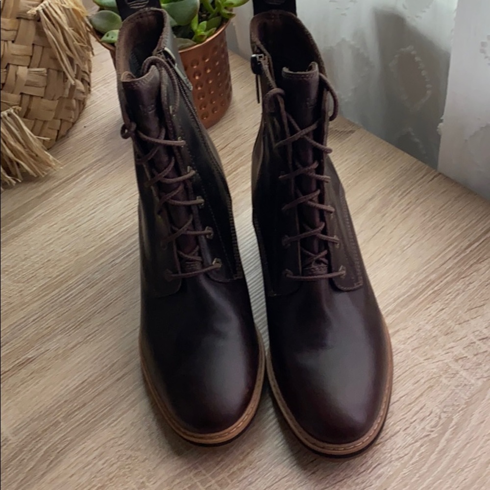 Leather Timberland Sienna Booties - Picture 2 of 6